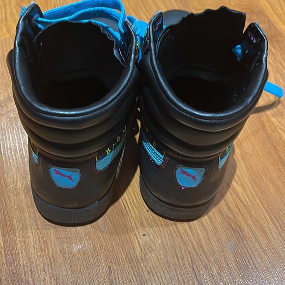 Sneakers - Picture 4 of 7